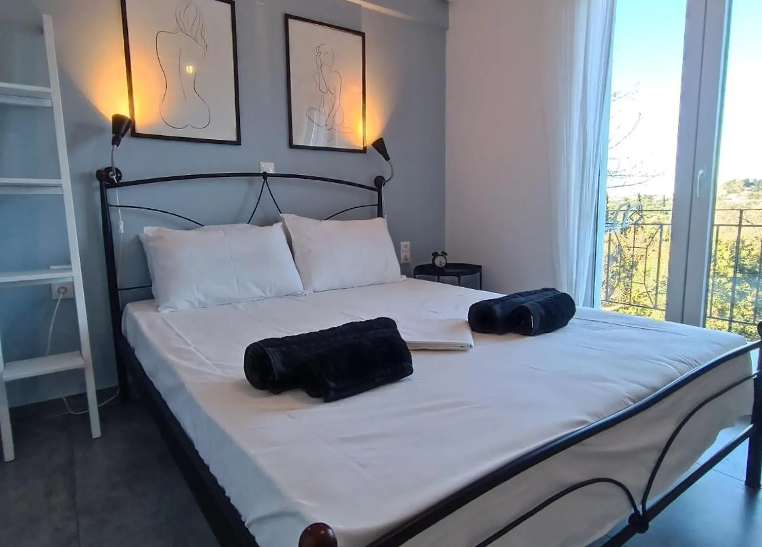Alexander Apartment 3 스파르티아